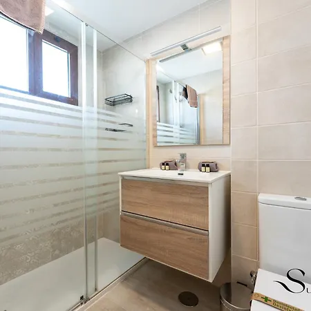 Beachfront Sea Views & Pools Ref022