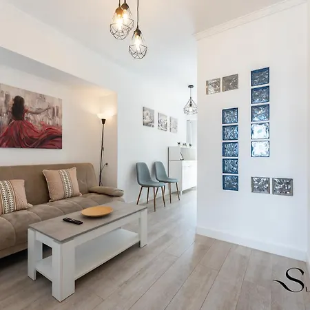 Appartamento Beachfront Sea Views & Pools Ref022